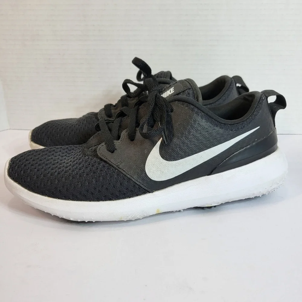 Nike‎ Roshe One Black White Golf Shoes Sneakers Womens Size 7.5 CD6066-001